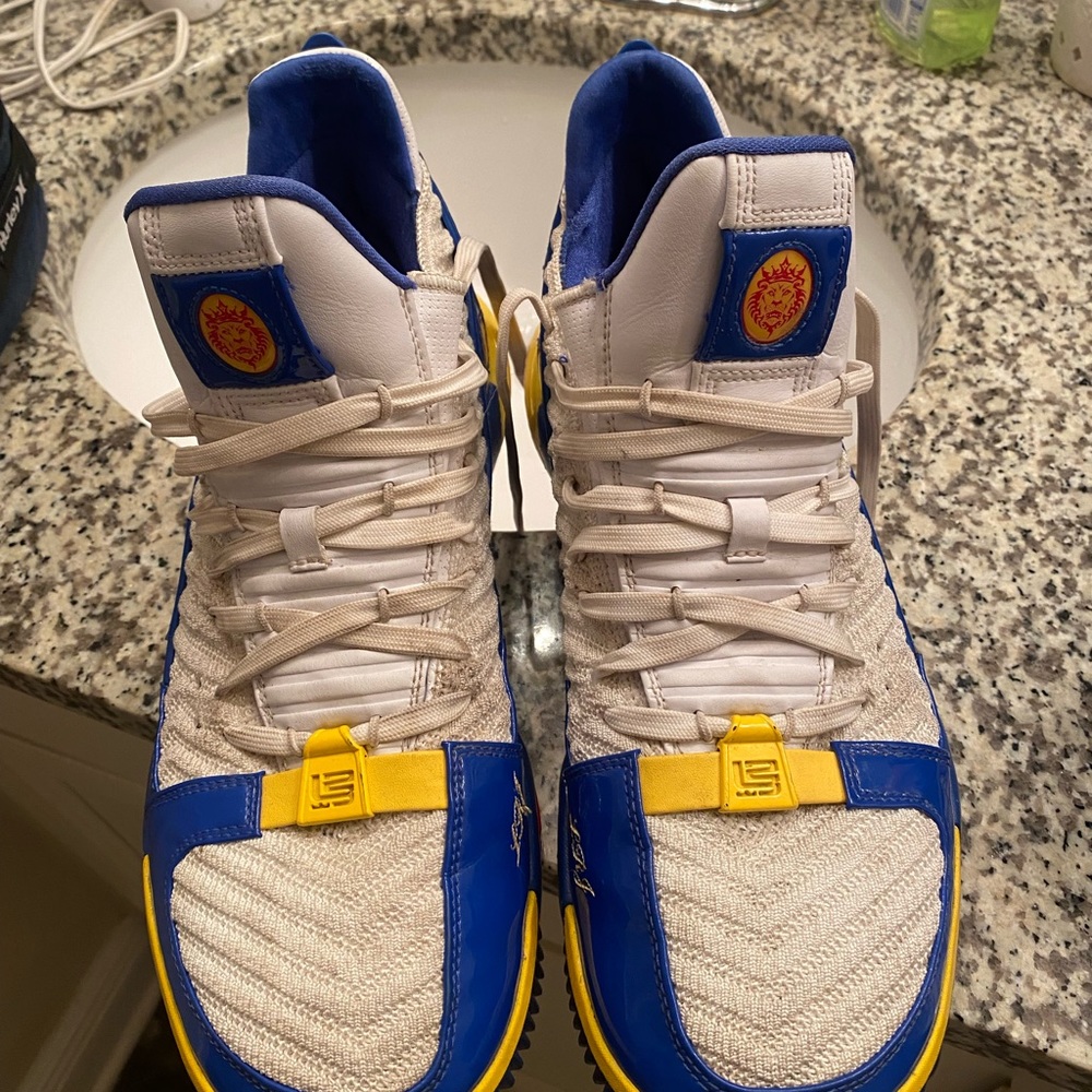 Nike Lebron Superbron 16 Basketball Shoes Size 11